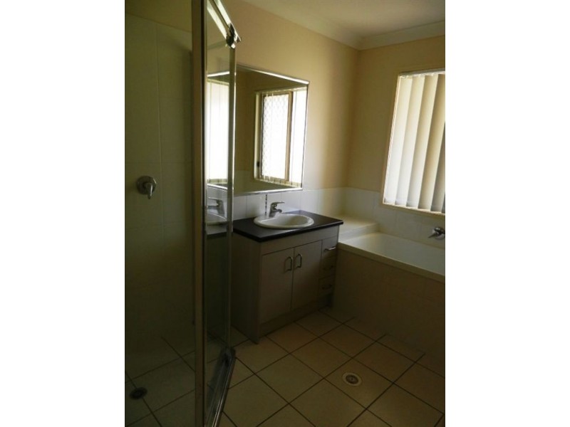 7 Rose Bud Ct, Warwick QLD 4370