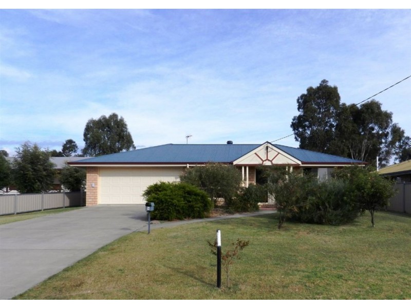 5 Ross St, Warwick QLD 4370