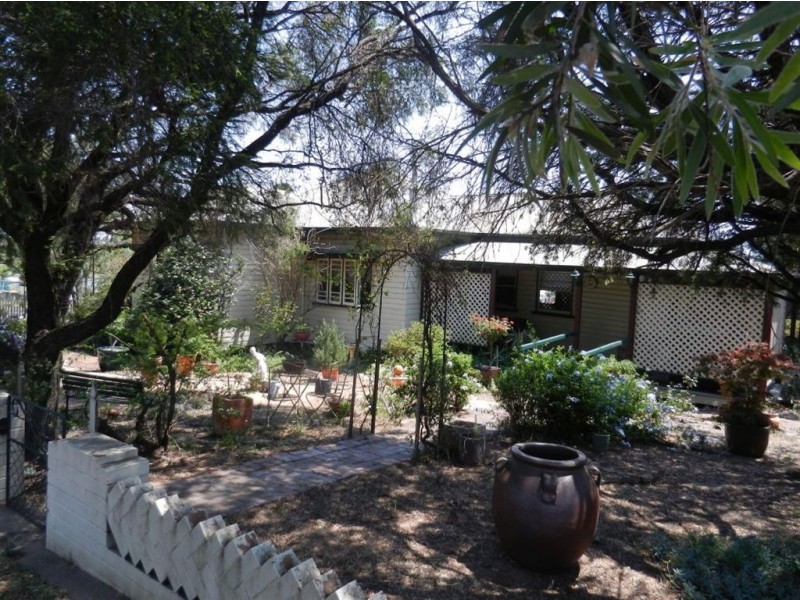 115 Wood St, Warwick QLD 4370