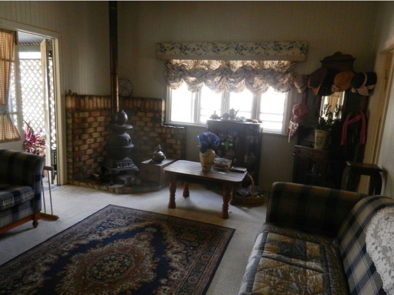 115 Wood St, Warwick QLD 4370