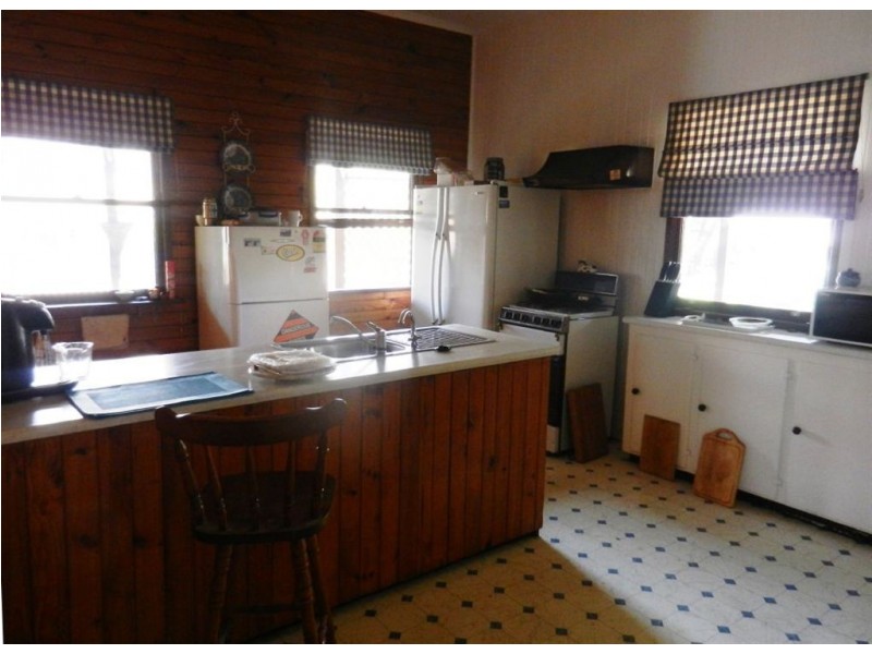 115 Wood St, Warwick QLD 4370