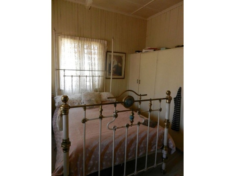 115 Wood St, Warwick QLD 4370