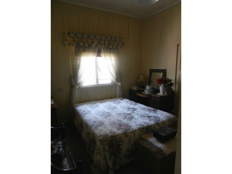 115 Wood St, Warwick QLD 4370