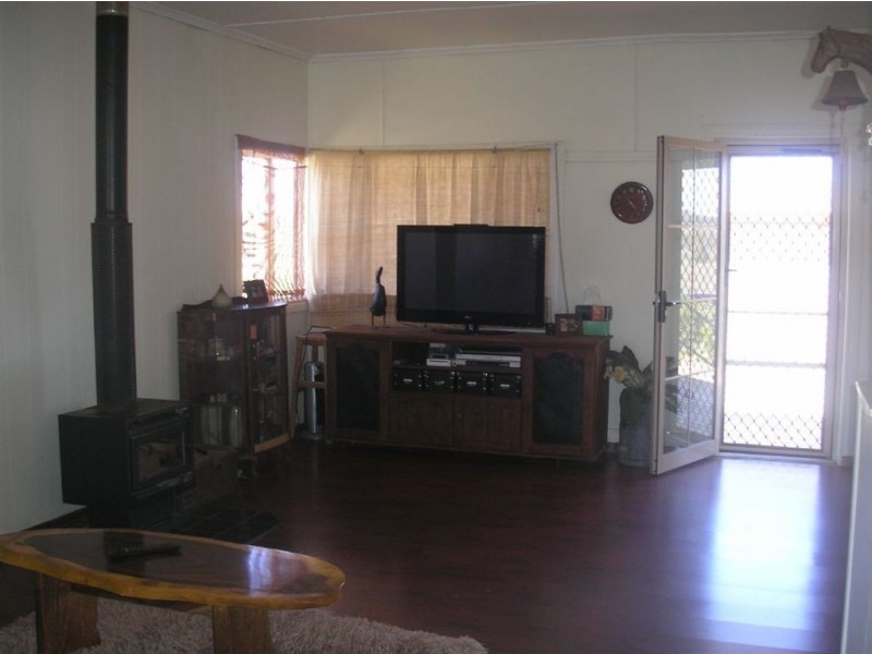 46 East St, Warwick QLD 4370