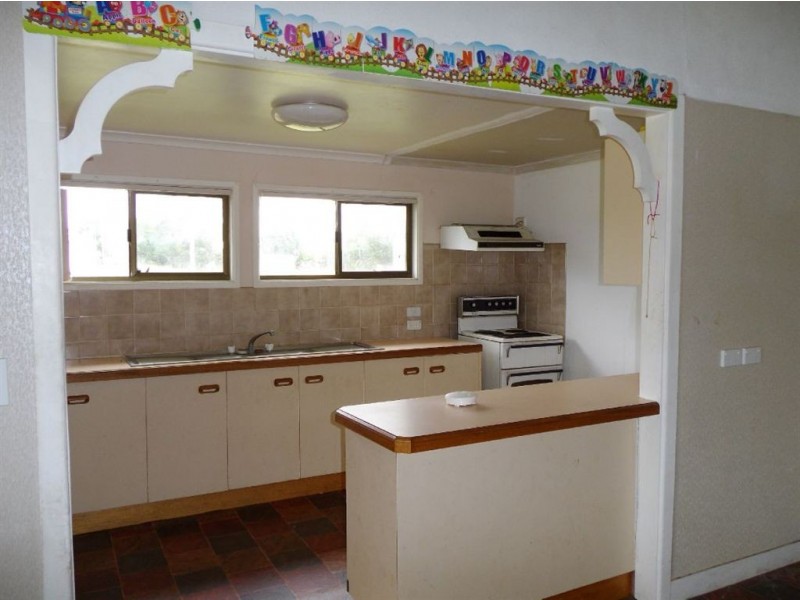 36 Canning St, Leyburn QLD 4365