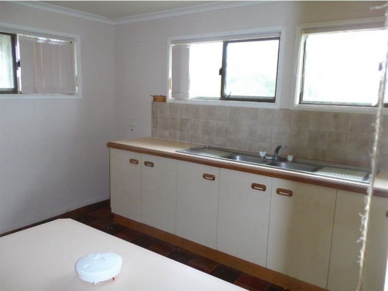 36 Canning St, Leyburn QLD 4365