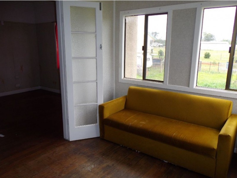 36 Canning St, Leyburn QLD 4365