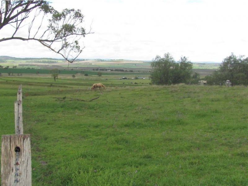 54 Hentschel Rd, Mount Marshall QLD 4362