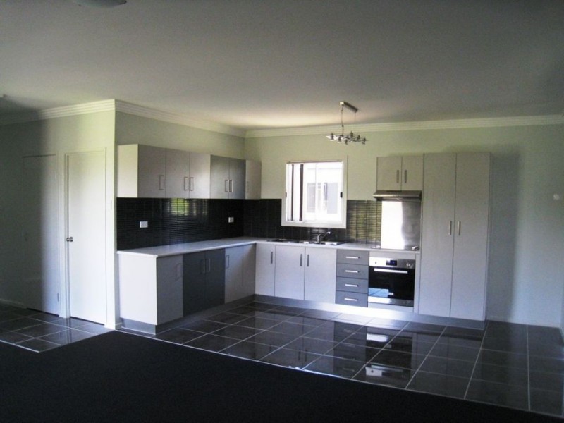 256 East St, Warwick QLD 4370