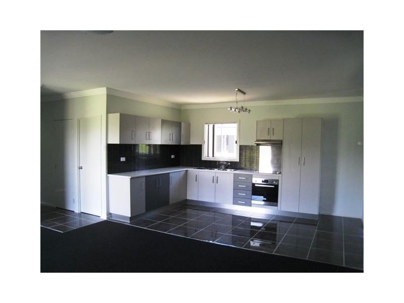 256 East St, Warwick QLD 4370
