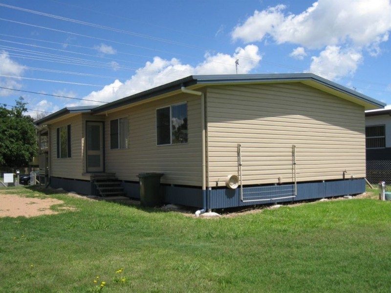 258 East St, Warwick QLD 4370