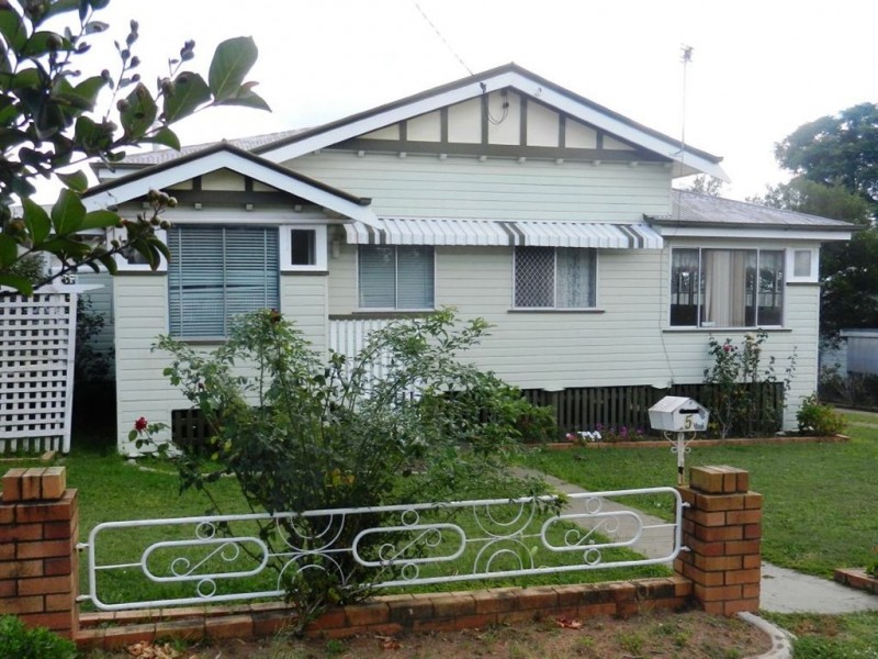 5 Wallace St, Warwick QLD 4370