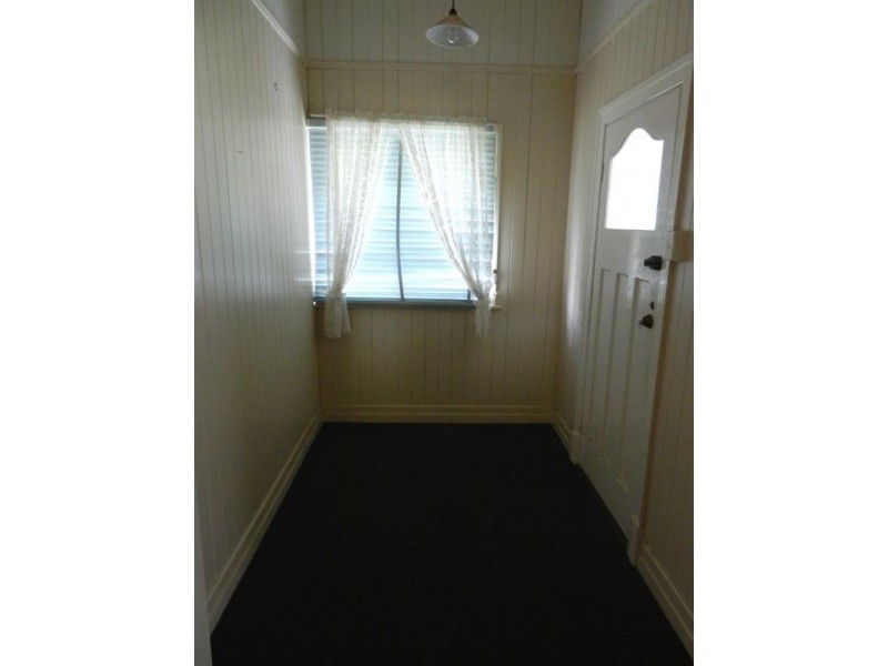 5 Wallace St, Warwick QLD 4370