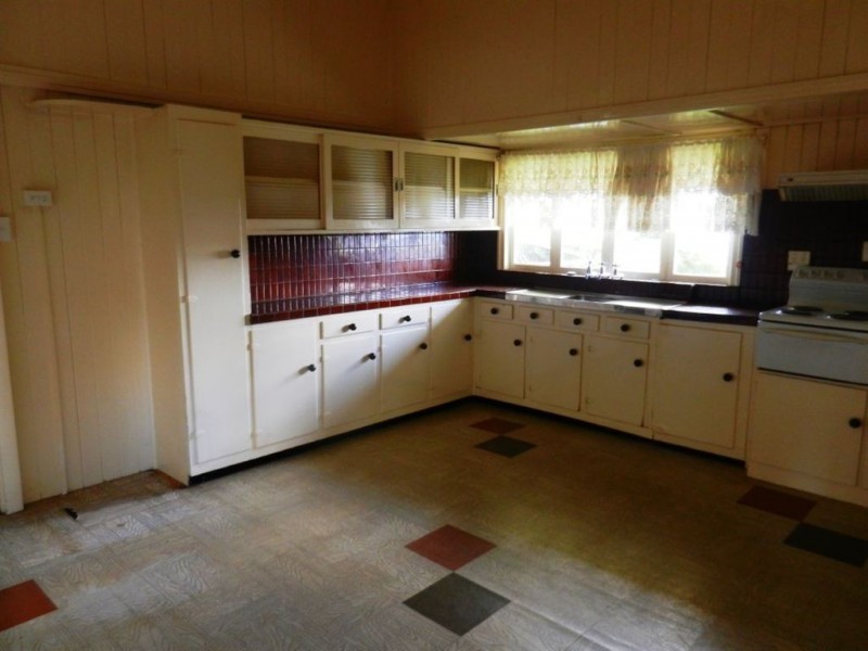 5 Wallace St, Warwick QLD 4370