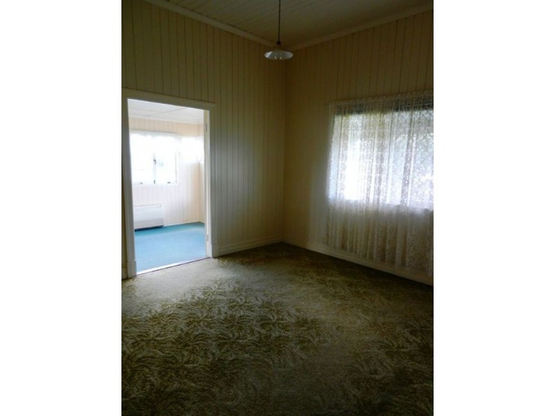 5 Wallace St, Warwick QLD 4370