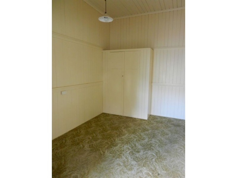 5 Wallace St, Warwick QLD 4370