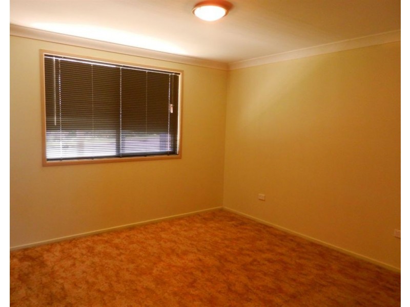 10 Furness Cr, Warwick QLD 4370