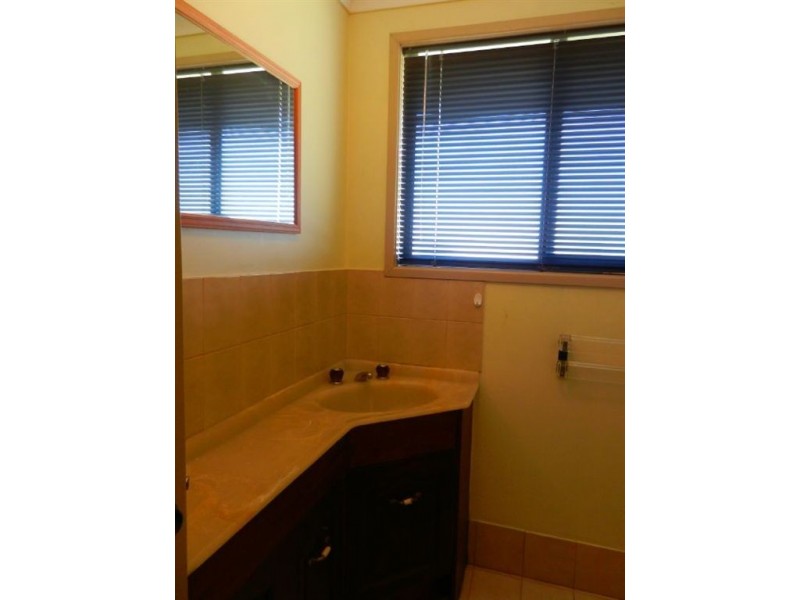 10 Furness Cr, Warwick QLD 4370