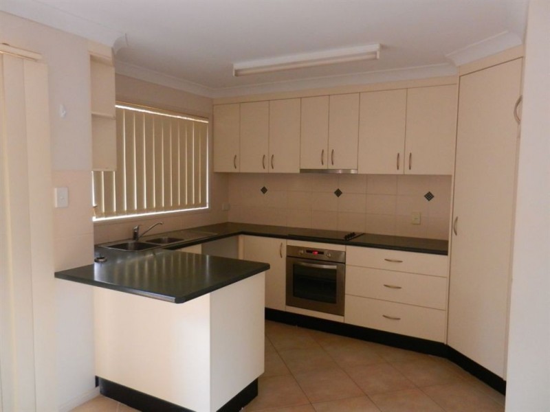 11C Leslie St, Warwick QLD 4370