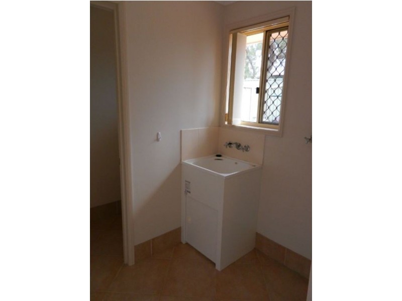 11C Leslie St, Warwick QLD 4370