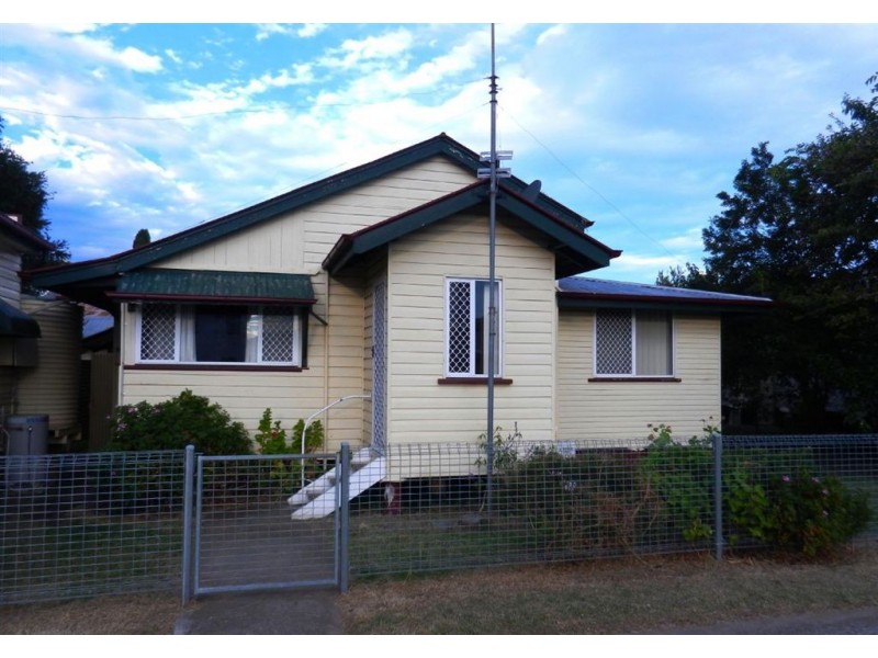 93 Percy St, Warwick QLD 4370