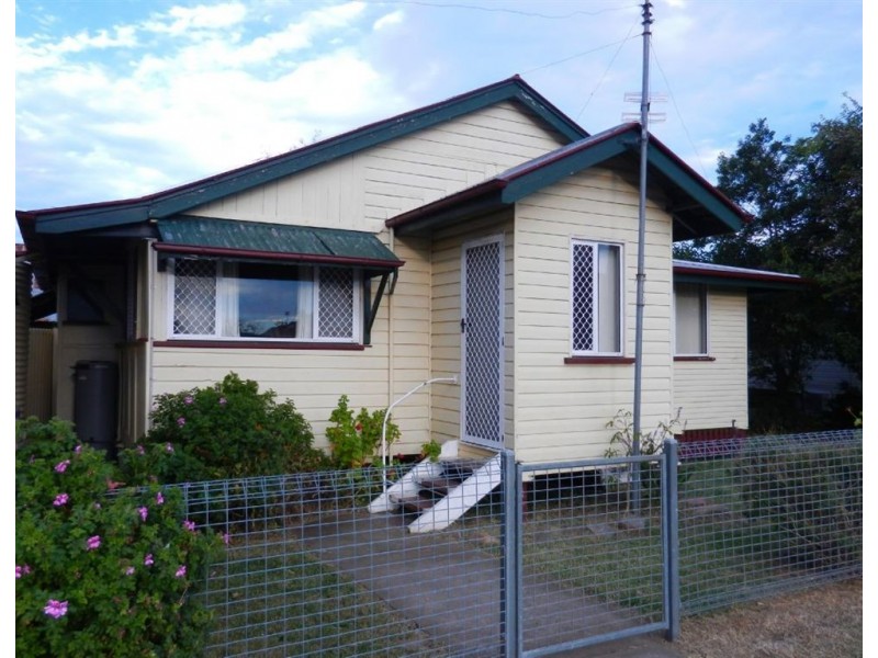 93 Percy St, Warwick QLD 4370