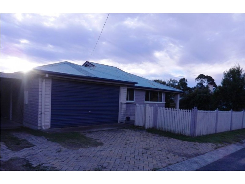 21 Myrtle Ave, Warwick QLD 4370