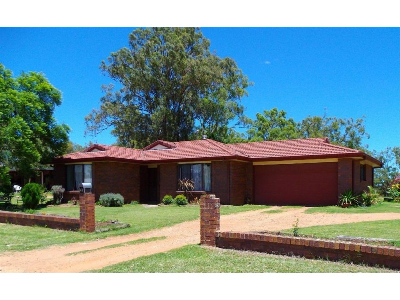 66 Kenilworth St, Warwick QLD 4370