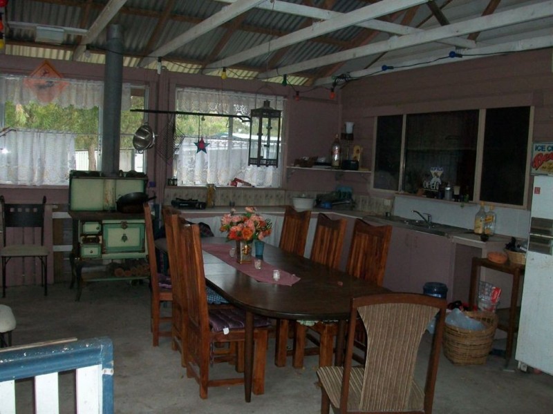 2458 Old Stanthorpe rd, Warwick QLD 4370