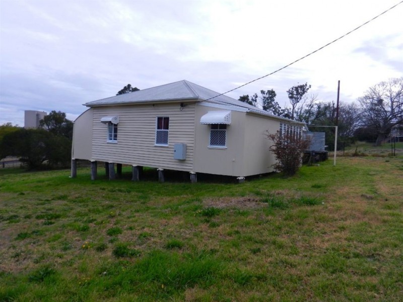 6 Marshall St, Warwick QLD 4370