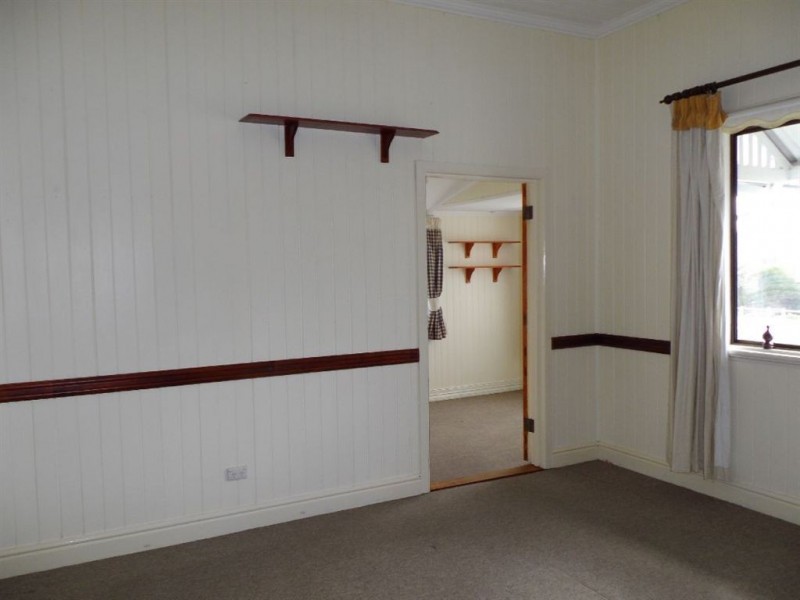 120 Pratten St, Warwick QLD 4370