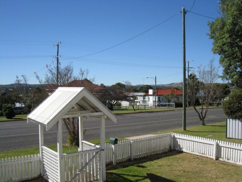 120 Pratten St, Warwick QLD 4370