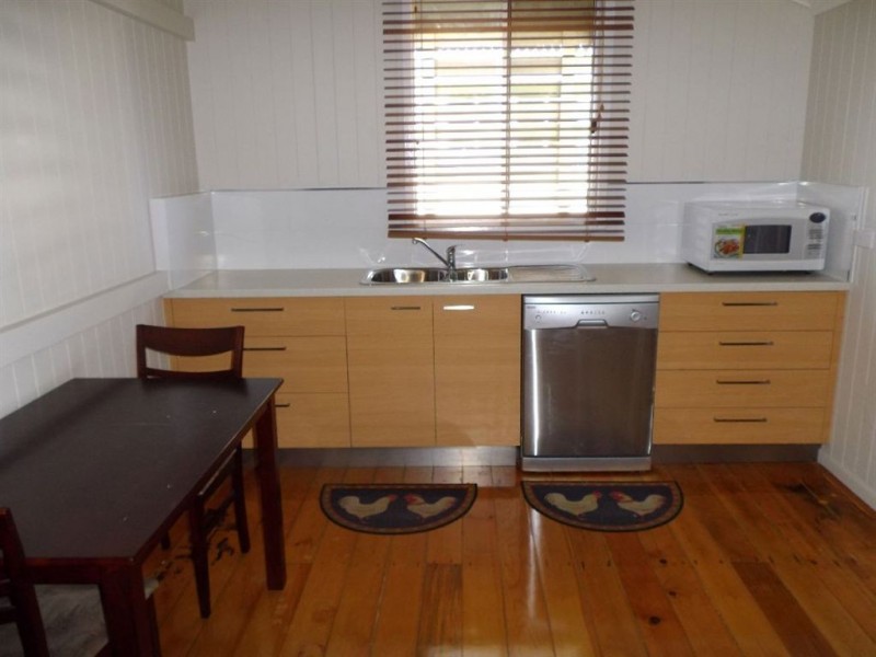 7 Short St, Warwick QLD 4370