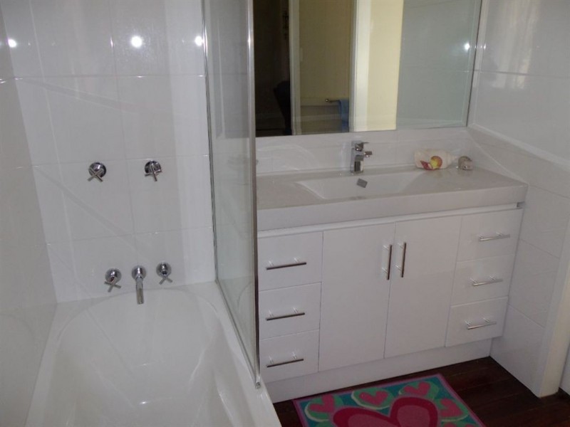 7 Short St, Warwick QLD 4370