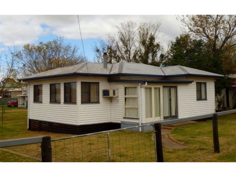 14 Gore Street, Warwick QLD 4370