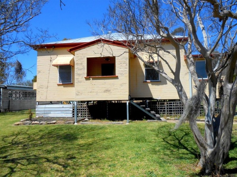 160 Wood Street, Warwick QLD 4370