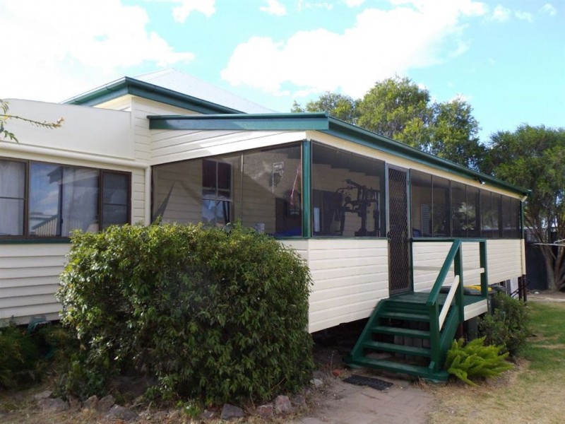 2 O’Brien St, Warwick QLD 4370