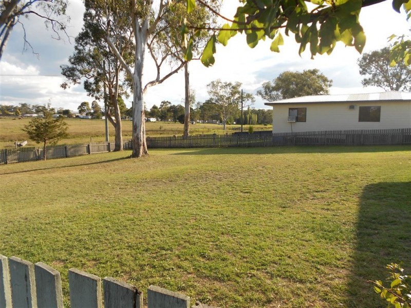 1 Furness Crescent, Warwick QLD 4370