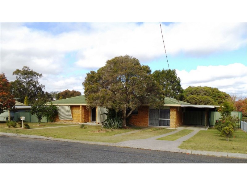 14 Gilbert Crescent, Warwick QLD 4370
