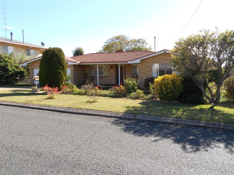3 Wilkinson St, Warwick QLD 4370