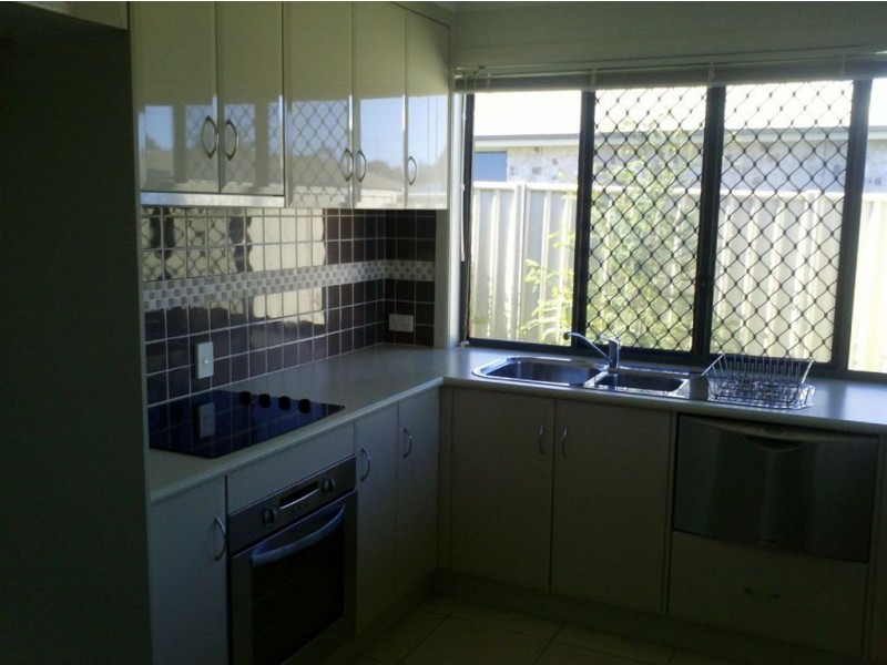 2/6 Charisma Court, Warwick QLD 4370