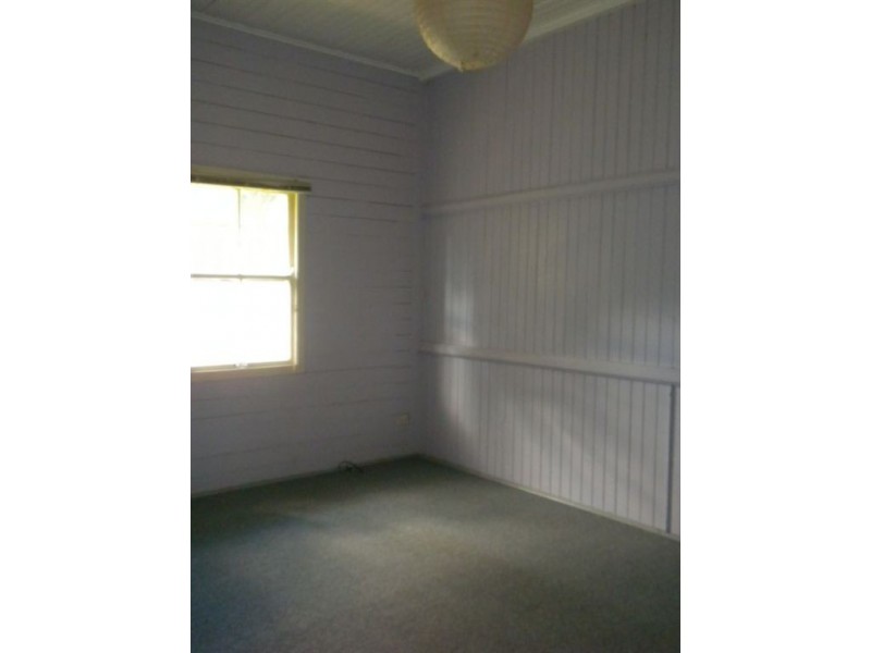 25 Myrtle Ave, Warwick QLD 4370