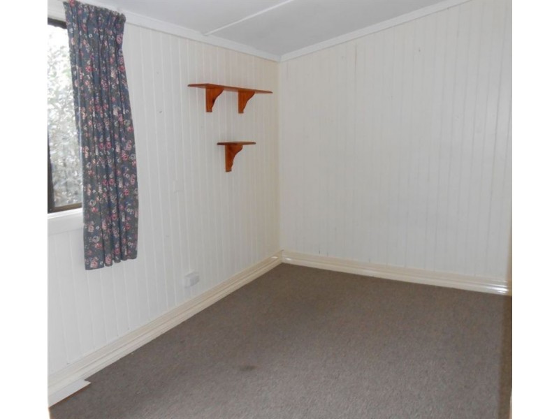 120 Pratten, Warwick QLD 4370