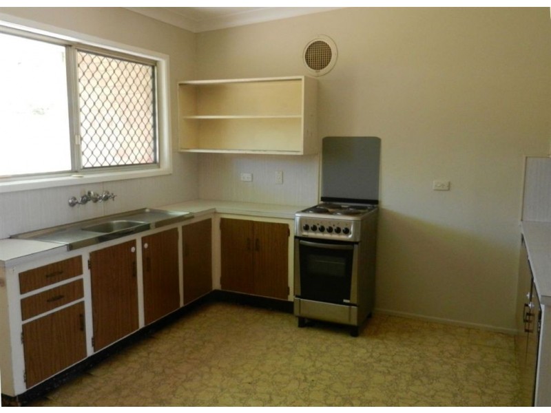 2/23 Elizabeth Street, Warwick QLD 4370