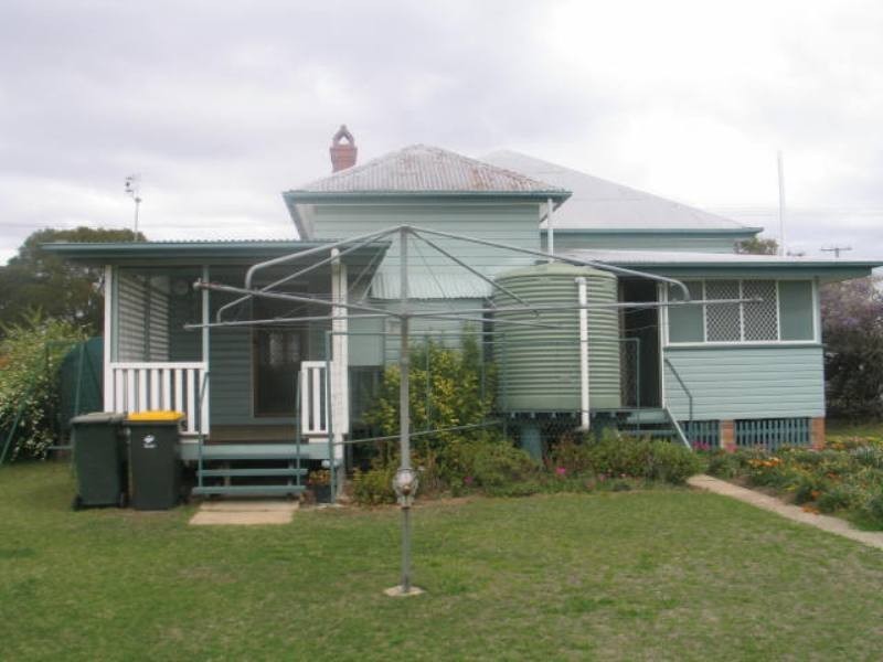 17 Wood Street, Warwick QLD 4370