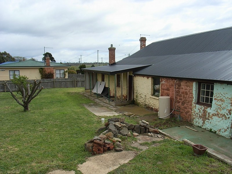 30 Pedder Street, Campbell Town TAS 7210