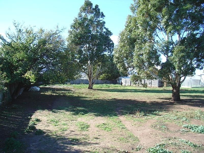 8 Leake Street, Campbell Town TAS 7210