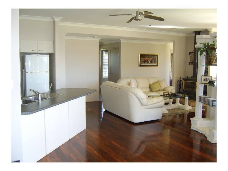 10 Roxby Court, Bonogin QLD 4213