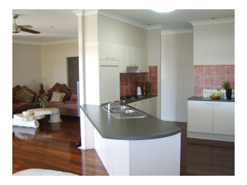 10 Roxby Court, Bonogin QLD 4213