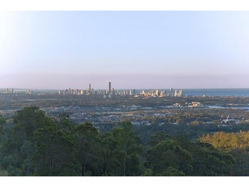 328 Chesterfield Drive, Bonogin QLD 4213